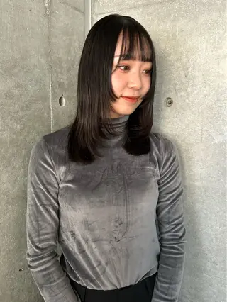 ミディアム カラー FERIA 池田 比嘉あゆ美のヘアスタイル