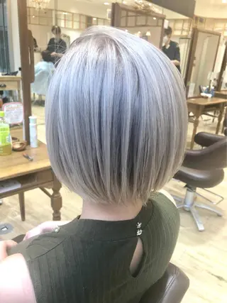 ショート カラー 🌈髪質改善特化🌈 ルフレのヘアスタイル