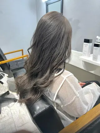 セミロング カラー GiseL アンリのヘアスタイル