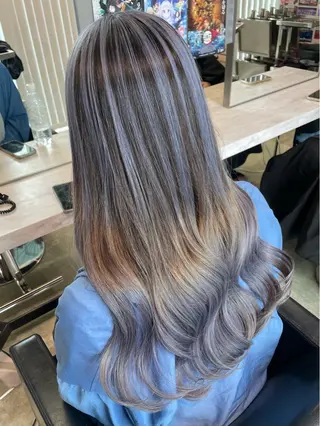 カラー 🍭ハイトーン/ デザインカラー🦄のヘアスタイル