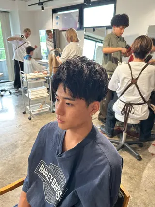 ショート メンズ become men's hair 名駅店所属・名駅/フェザーパーマ 韓国ヘア/森岡のヘアスタイル