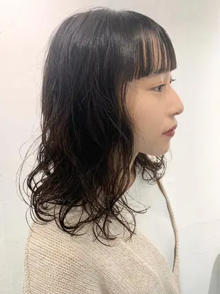 ミディアム パーマ ブームボックス所属・🐝ハイトーンカラー hachi🐝のヘアスタイル