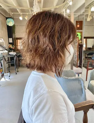 ショート カラー パーマ 岡田 恭明のヘアスタイル