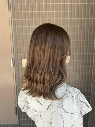 セミロング カラー 清水 遥香のヘアスタイル