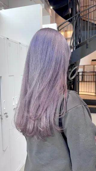 ロング カラー 🦋透明感カラー /ケアブリーチ🦋のヘアスタイル