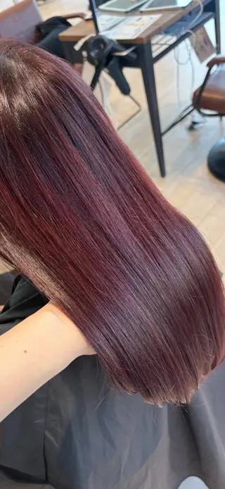 ロング カラー 三宅 志穏のヘアスタイル