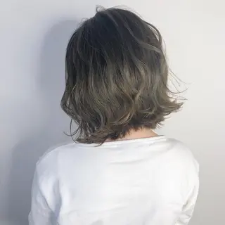 ミディアム AKANE 【zina新宿】のヘアスタイル