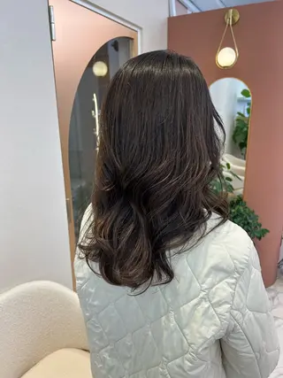 ミディアム カラー 佐合 梨花 / ｅａｕ〈オー〉のヘアスタイル