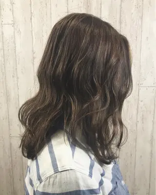 ミディアム 田中 あかねのヘアスタイル