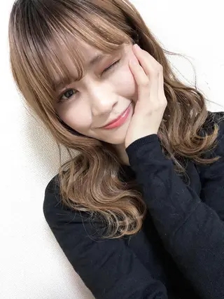 カラー ロング ヘアアレンジ エクステ LuciA\5900のヘアスタイル