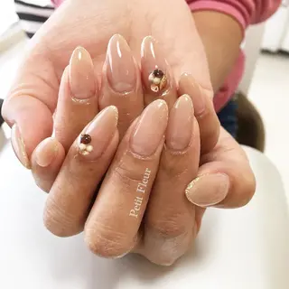 ネイル Petit Fleur所属・青柳 亜梨奈のマツエク・マツパデザイン