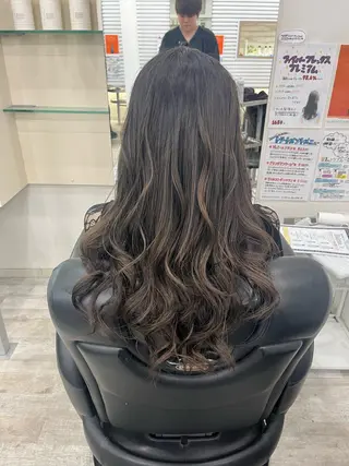 ロング 【北千住】🌈韓国風 レイヤー✨小顔カットのヘアスタイル