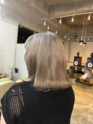 ミディアム KIZUKI KIRARAのヘアスタイル