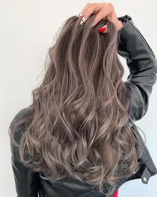 カラー LINOET NAGOYA所属・中川 来紀のヘアスタイル