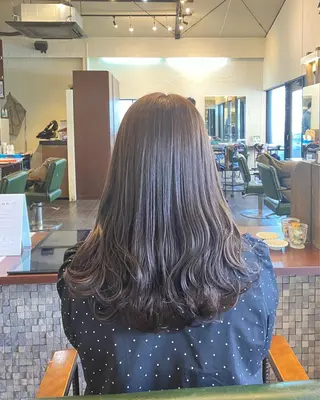 カラー 〜lynn〜Moana by HEADLIGHT 武蔵小杉2号店所属・lynn Moana moyuのヘアスタイル