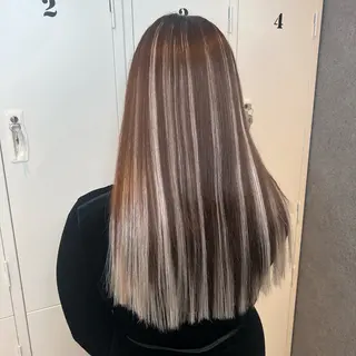 セミロング カラー いろあそび所属・ショート/ウルフ カットモデル募集のヘアスタイル