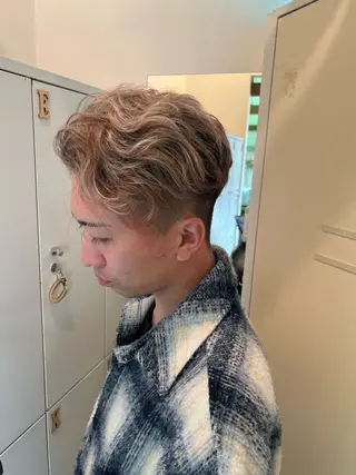 カラー メンズ ハイトーンカラー/エ クステ/デザインのヘアスタイル