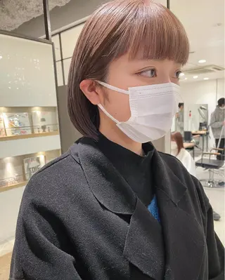 ショート カラー Loom.所属・村上雅人 ナチュラルモードのヘアスタイル