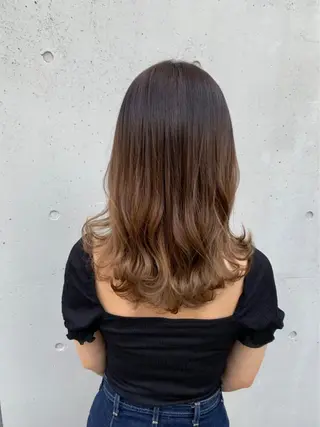 セミロング カラー putri 副店長 岸本　拓真のヘアスタイル