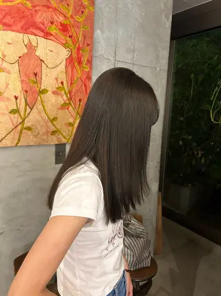 ロング カラー 越阪部 碧子のヘアスタイル