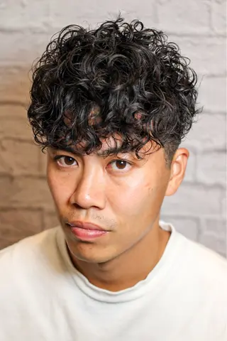 ショート パーマ メンズ 銀座マツナガ新宿野村ビル店所属・メンズカット 佐藤優菜のヘアスタイル