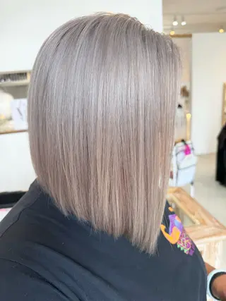 ミディアム カラー un【アン】所属・【un】 MANAのヘアスタイル