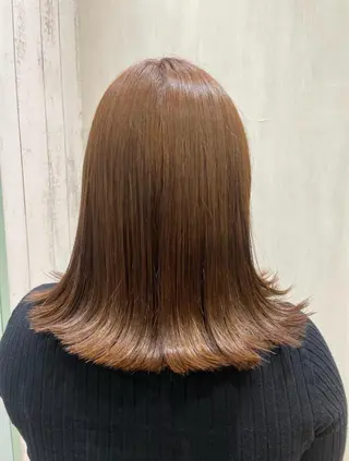 ミディアム カラー 小嶺 歩夏のヘアスタイル