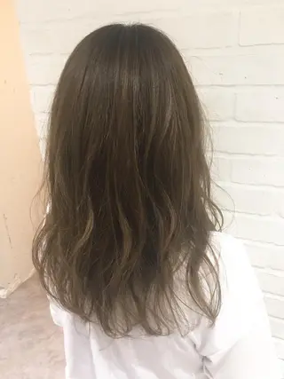 セミロング フジサキ ケンのヘアスタイル