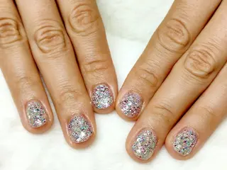 ネイル RUNWAY 　　の眉毛・アイブロウイメージ