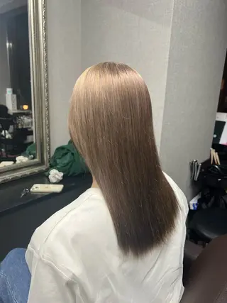 セミロング カラー ハイトーンカラー 坂本 翼のヘアスタイル