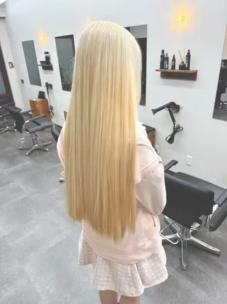 ロング カラー enn.bleach by t.a.g所属・碇山 楓己のヘアスタイル