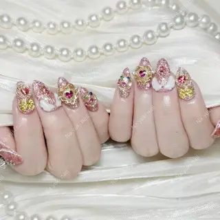 ネイル Queenie 🦋のネイルデザイン