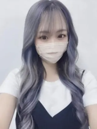 ロング カラー エクステ LuciAのヘアスタイル