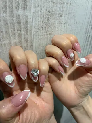 ネイル 13日3980円‼️ マグもデザインも◎のネイルデザイン