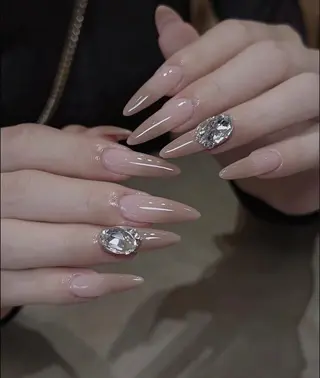 ネイル T. Leeのネイルデザイン