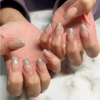 ネイル Giverny .のネイルデザイン