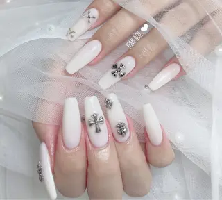 ネイル 𝐲𝐮𝐦𝐢🎀 長さ出しデザイン専門のネイルデザイン