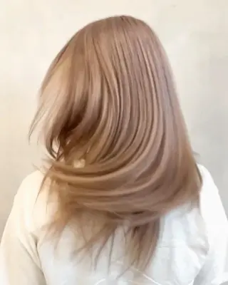 ミディアム カラー ハイトーン特化サロン 代表　中谷蓮のヘアスタイル