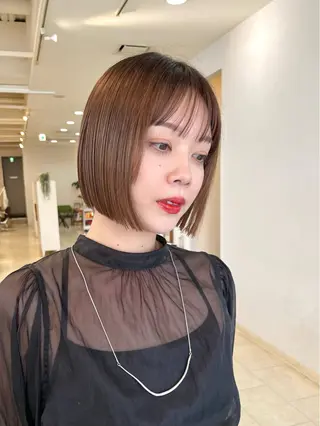 ショート ボブカット 透明感カラー縮毛矯正のヘアスタイル