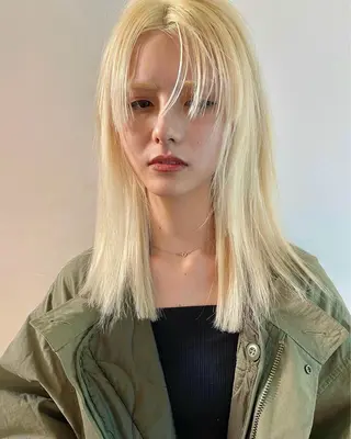 ロング ハイトーン/レイヤー nail 百咲💌のヘアスタイル