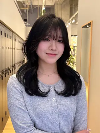 ロング GIEN NU茶屋町+所属・荒金 昴のヘアスタイル