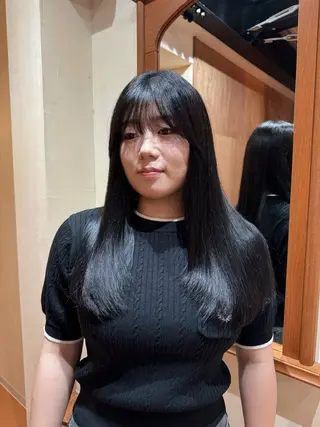 ロング カラー 薮 夏帆のヘアスタイル