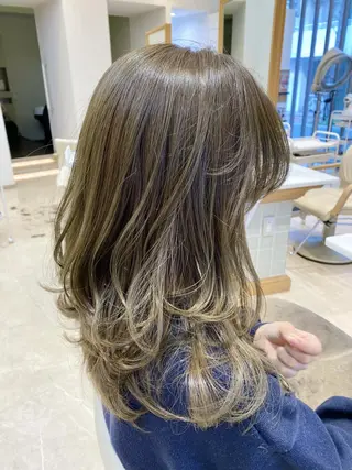 セミロング カラー 透明感カラー 田中 有乃のヘアスタイル