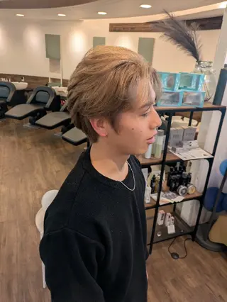 カラー 束感まつぱ🥑🤍 NATUKI🤍のヘアスタイル