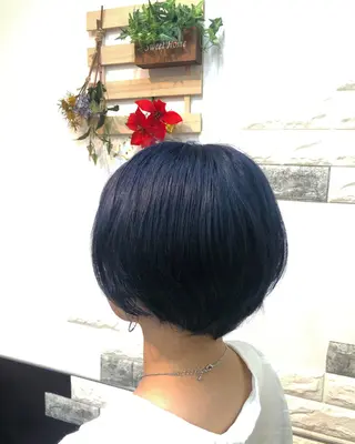 ショート カラー ショートボブ✨️ 池田芽生のヘアスタイル