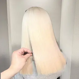 セミロング カラー ✨ブリーチ支持No1 複雑履歴修正/舘岡のヘアスタイル