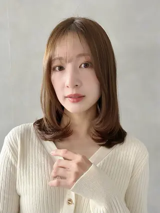 ミディアム カラー ミディアムレイヤー池 袋顔まわりtaigaのヘアスタイル