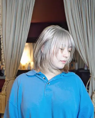 ミディアム Armoire所属・安藤悠里/ハイトーン /デザインカラーのヘアスタイル