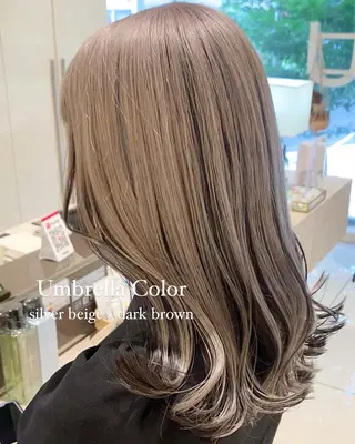 セミロング カラー 赤みオフの透明感職人 /ケア重視の美髪施術のヘアスタイル