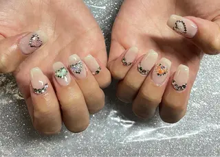 ネイル VIERU 🌈🎀💖のネイルデザイン